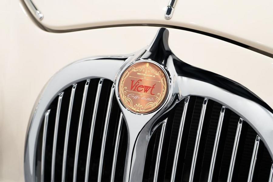 Логотип Mitsuoka Viewt Cafe Latte 2020 года  (фото 3 из 9)